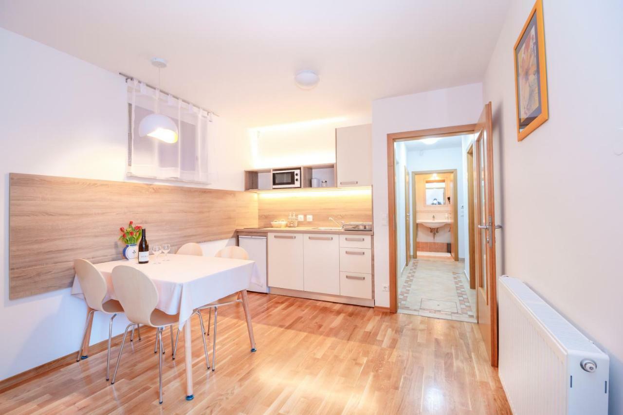Alp Apartma Radovljica Bagian luar foto