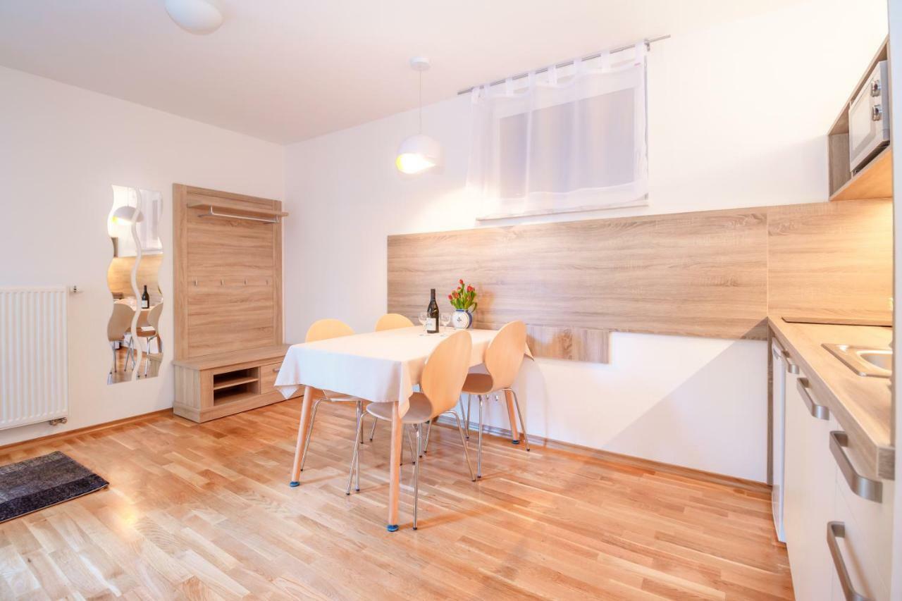 Alp Apartma Radovljica Bagian luar foto